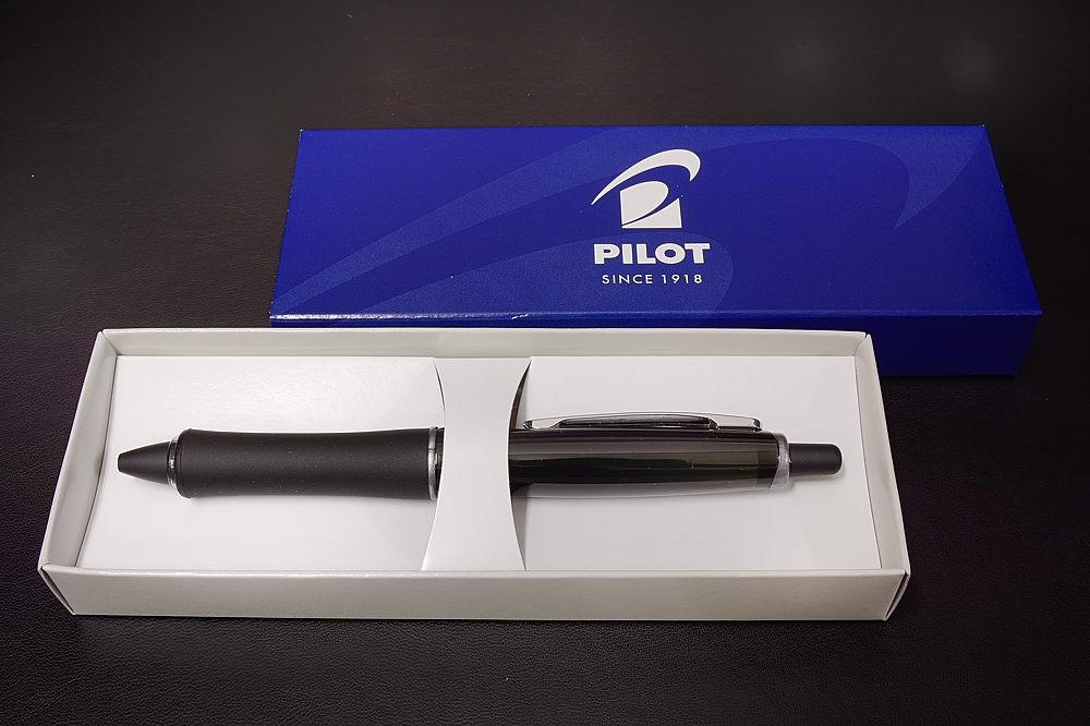最大83%OFFクーポン PILOT パイロット Dr.GRIP Full Black ボールペン BDGFB-80F 全4色から選択